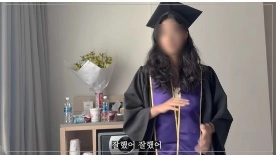 미스코리아 출신 방송인 장윤정이 미국 대학을 졸업한 딸의 모습을 공개했다. 장윤정 유튜브 채널 ‘70년생 장윤정’