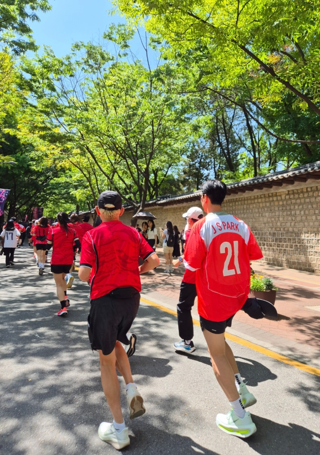 서울에서 과달라하라까지…1500명 붉은악마가 1만 2000㎞ 함께 달렸다