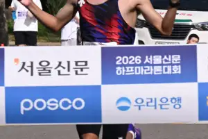 [서울신문 하프마라톤] 일본 동호회가 휩쓴 男 부문…재도전 끝에 우승 거머쥔 女 하프