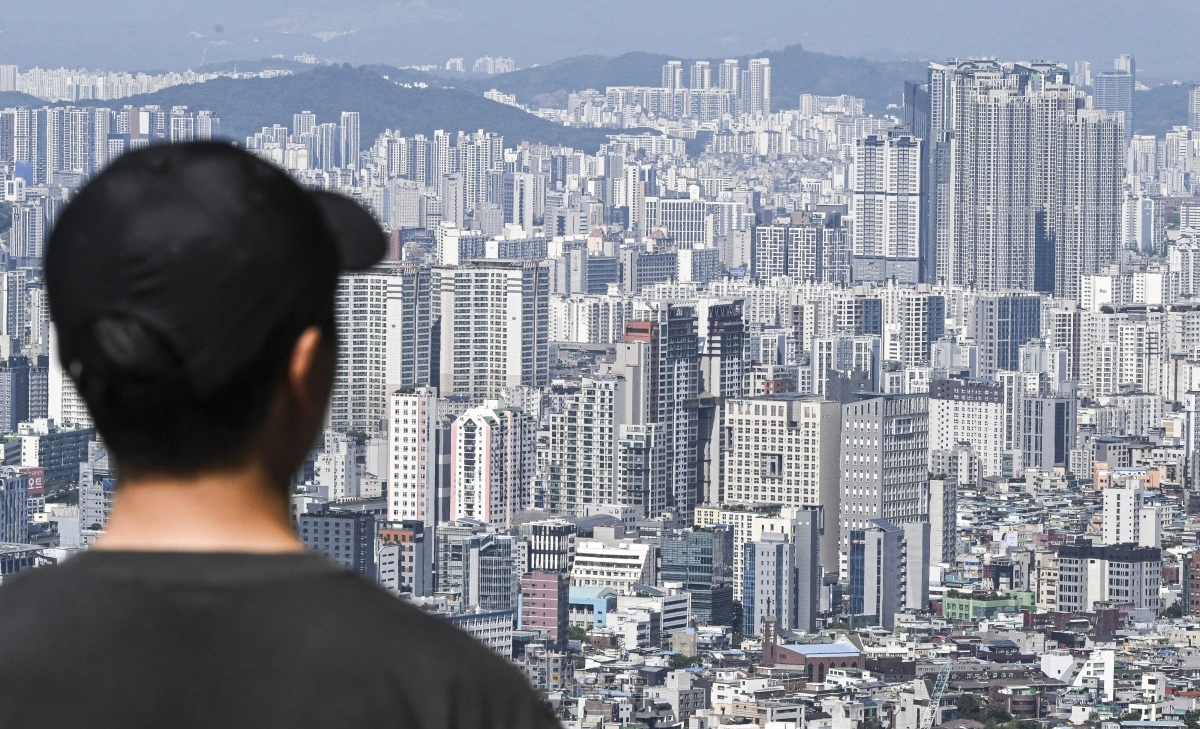 사진은 17일 서울 용산구 남산에서 바라본 서울 시내 아파트. 이지훈 기자