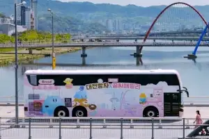 성심당 빵 등 실은 ‘대전 빵차’ 서울·부산 대학가 출격