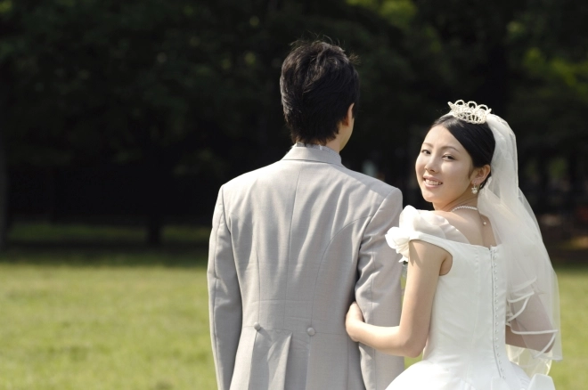 thumbnail - “5월은 결혼 자금 증여의 달”…예비부부가 뒤통수 맞지 않으려면