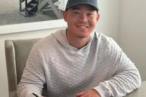 방망이 던지더니 ‘1호 퇴출’ 나왔다…칼 빼든 키움 ‘0홈런’ 브룩스 대신 히우라 영입