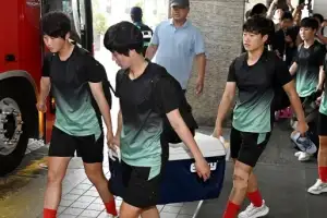 [포토] 훈련장으로 이동하는 北 내고향여자축구단
