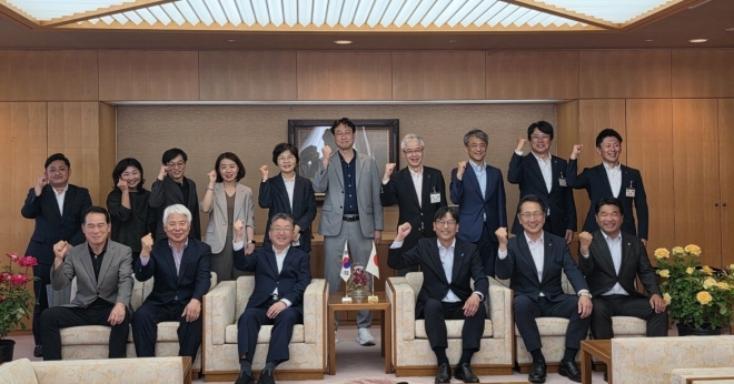 한일 정상 셔틀외교 훈풍… 지자체도 日도시와 교류 확대