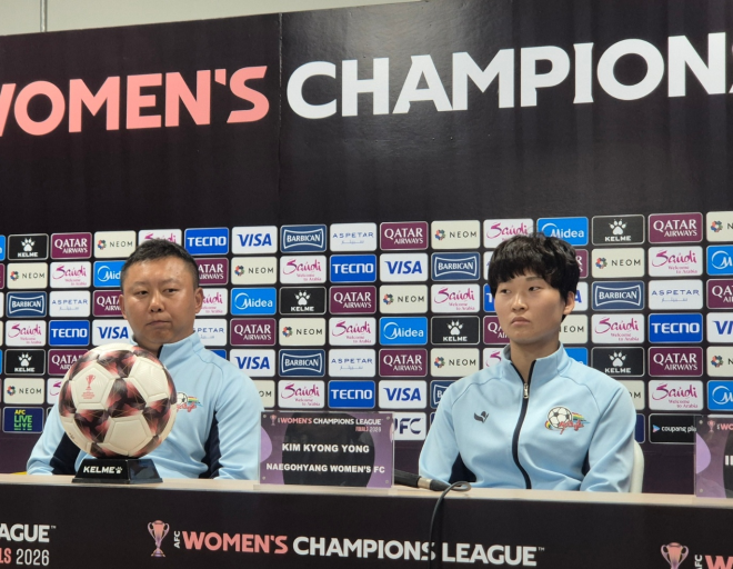 [속보] 북한 내고향축구단 감독 “응원단은 우리가 상관할 문제 아냐…경기에만 집중”