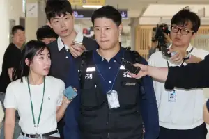“못해먹겠다”는 삼성전자 노조위원장…“폰 팔아 반도체 투자했는데” 부글