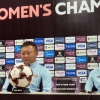 [속보] 北 축구감독 “응원단은 우리가 상관할 문제 아냐…경기에만 집중”