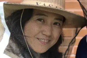 “꿀벌, 느린 손 더 좋아해”…발달장애인과 함께하는 도시양봉 기업