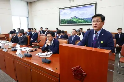 초대형 태양광 단지 10곳 짓는다… 재생에너지 100GW 승부수