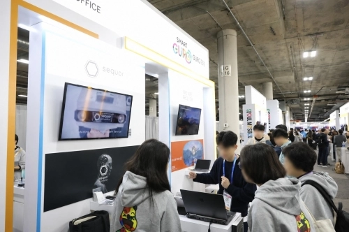지난 1월 미국 라스베이거스에서 열린 ‘CES 2026 서울통합관’.  구로구 제공