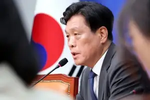 與 “조국 당선과 합당 연결은 억지…단일화 논의 없어”