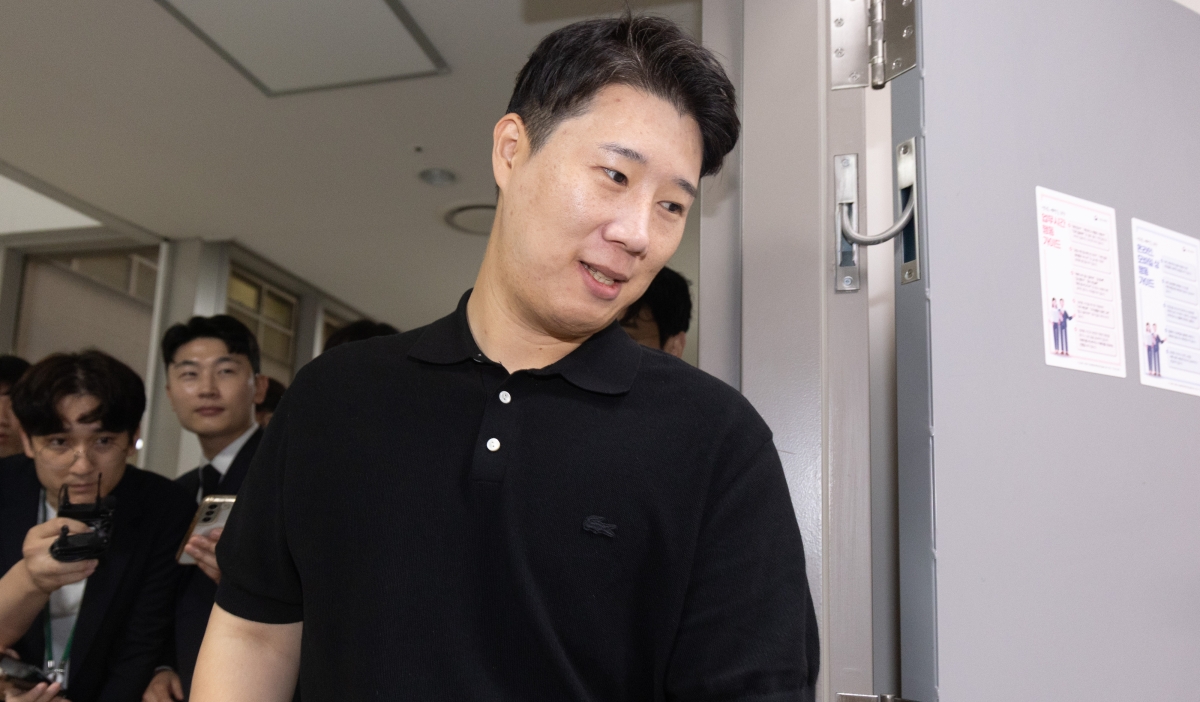 취재진 질문 받는 최승호 노조위원장