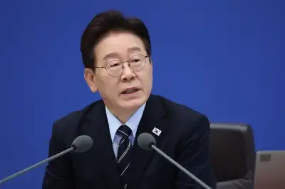 李대통령 “노조 이익 관철, 적정 선 있어… 영업이익 제도적으로 나눠 갖는 거 이해 안돼”