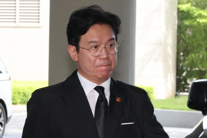 [속보] 삼성전자-노조 교섭 재개…노동장관이 직접 조정