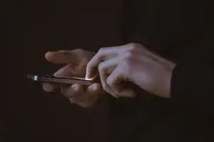 “제단에 돈 바쳐라” 가상의 무속인에 회삿돈 66억원 송금한 대표 최후