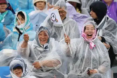 “이렇게라도 볼수 있음에”...“내고향” 울려퍼진 수원종합운동장