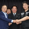 “사내부부면 얼마야” “의사지만 부럽다” 삼성전자 ‘6억 성과급’에 직장인들 ‘들썩’