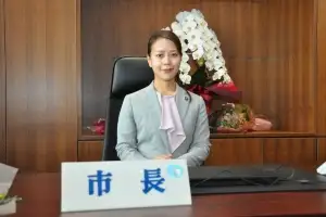 일본 최연소 여성시장, 출산휴가 첫 선례 남긴다