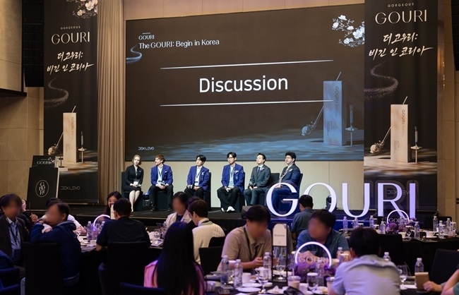 ‘고우리’ 런칭 심포지엄 행사 중 강연자들의 Discussion 파트. 덱스레보 제공