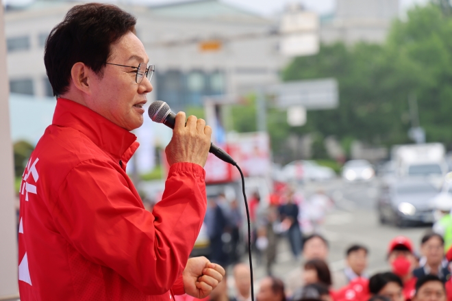 박완수 “낮은 자세로 겸손하게 도민 곁으로”…원팀 출정식