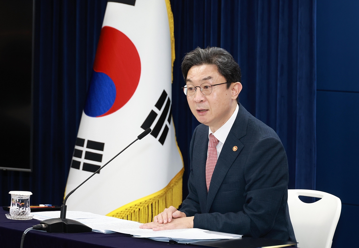 이억원 금융위원장이 21일 정부서울청사에서 기자간담회를 열고 금융분야 주요 성과를 설명하고 있다. 금융위원회 제공