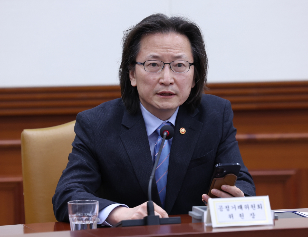[서울=뉴시스] 조수정 기자 = 주병기 공정거래위원회 위원장이 21일 오전 서울 종로구 정부서울청사에서 열린 구윤철 경제부총리 겸 재정경제부 장관 주재 민생물가 특별관리 TF 회의 겸 대외경제장관회의에서 발언하고 있다. 2026.05.21. chocrystal@newsis.com  <저작권자ⓒ 공감언론 뉴시스통신사. 무단전재-재배포 금지.>