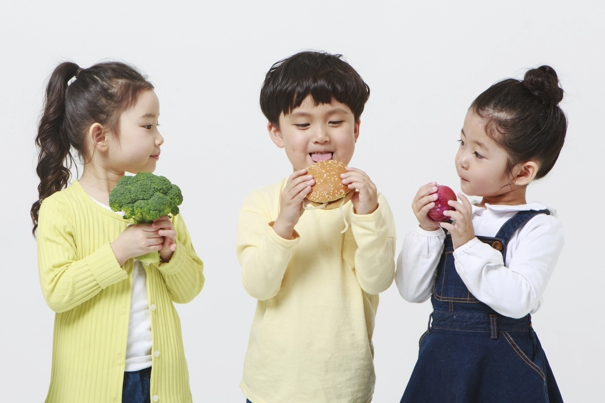 어린이 자녀 채소 편식 자료 이미지. 아이클릭아트