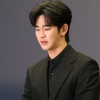 경찰 “김수현, 미성년 교제 허위… 故 김새론 음성·카톡 AI 조작”