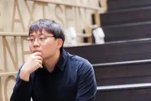 액체가 된 연인을 살려야 한다… 단지 사랑으로, 해낼 수 있을까