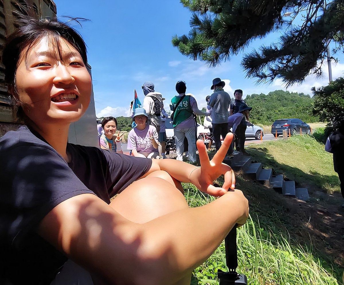 이스라엘에 구금됐던 한국인 활동가 김아현(왼쪽)씨. 김태완씨 제공
