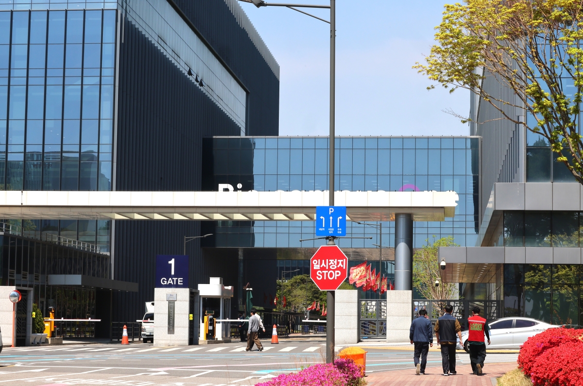 삼성바이오로직스 노동조합의 파업을 하루 앞둔 지난달 30일 인천 연수구 삼성바이오로직스 공장의 모습. 2026.4.30