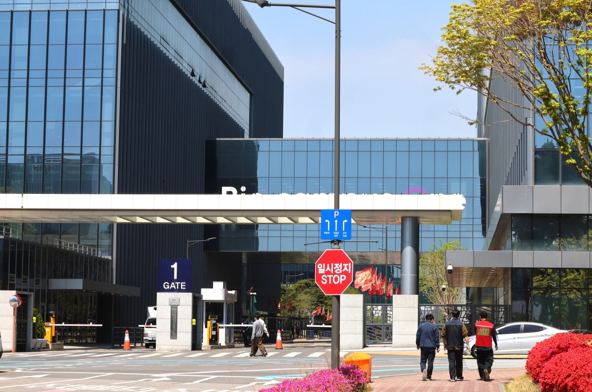 삼성바이오로직스 노동조합의 파업을 하루 앞둔 지난달 30일 인천 연수구 삼성바이오로직스 공장의 모습. 2026.4.30