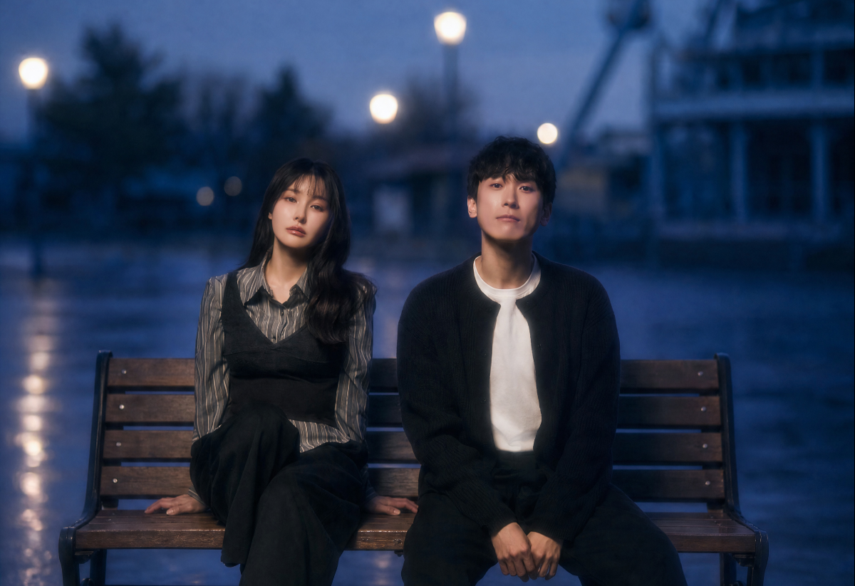 뮤지컬 ‘던터치’는 스스로 혼자가 되기를 선택한 외로운 도시인들에게 조용한 위로를 건넨다. 양지안 역은 박규리(왼쪽)와 한재아가, 문정원 역은 류제윤(오른쪽)이 맡는다. 국립정동극장 제공