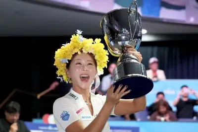 ‘당구 여제’ 김가영 LPBA 개막전 정상 등극…누적 상금 10억 원 고지도 눈앞