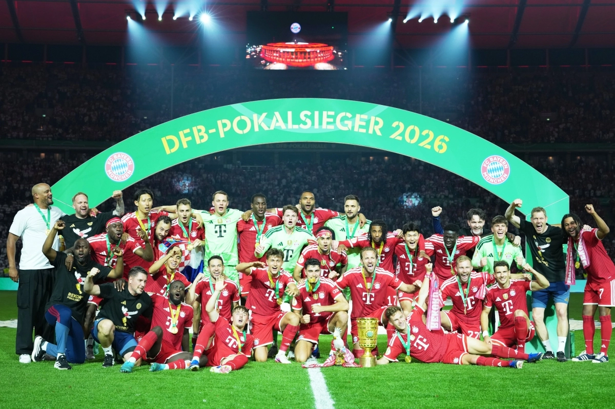 DFB 포칼 우승 기념 촬영하는 바이에른 뮌헨 선수들