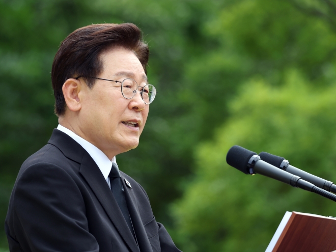 ‘혐오 방치 사이트’ 칼 빼든 李대통령… “일베 등 폐쇄·과징금 검토”