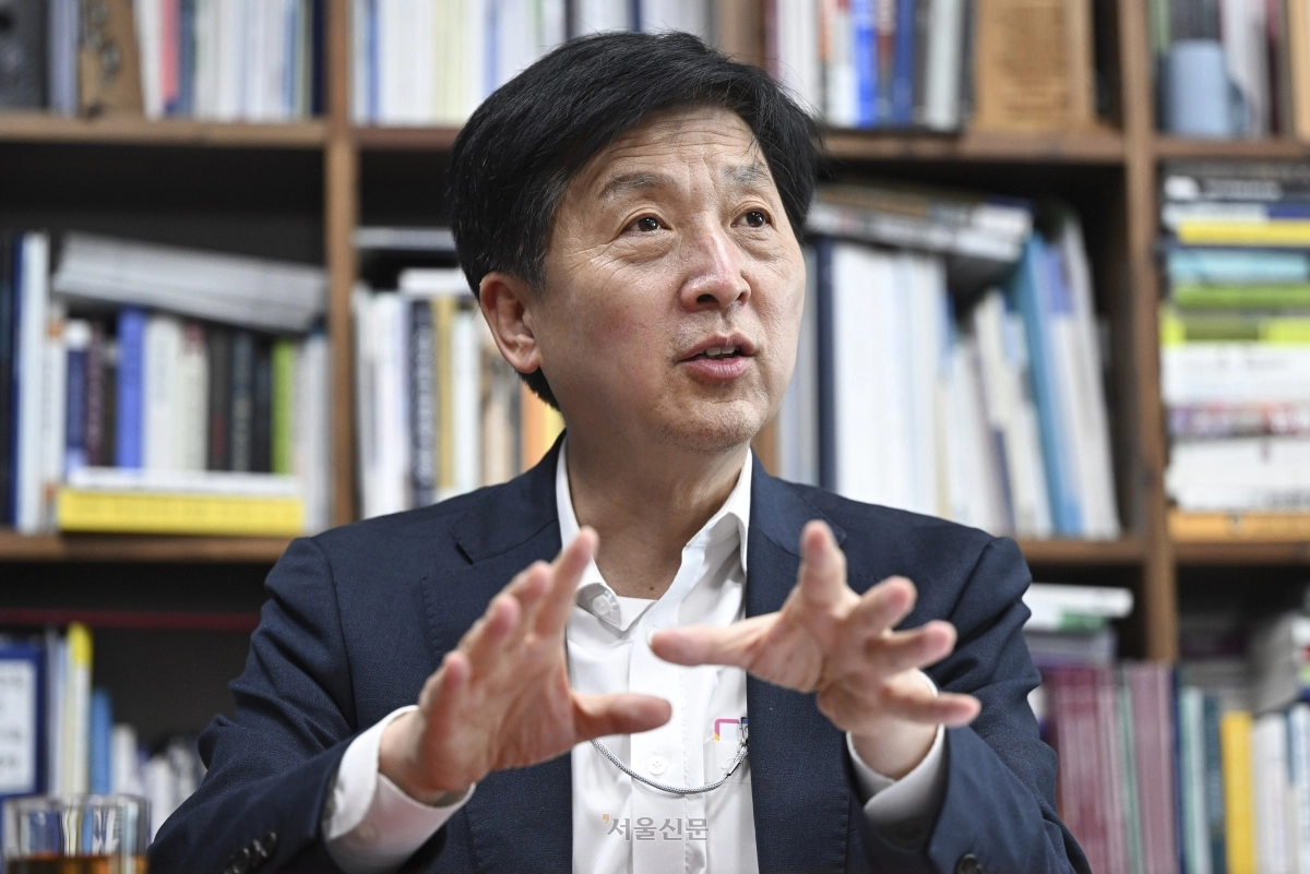 오기형 더불어민주당 의원이 22일 국회에서 서울신문과 인터뷰 하고 있다. 2026.5.22 이지훈 기자