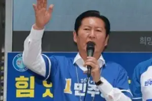 “李 심장 사수” 민주 또 호남행… “李 오만 심판” 국힘 서울 유세