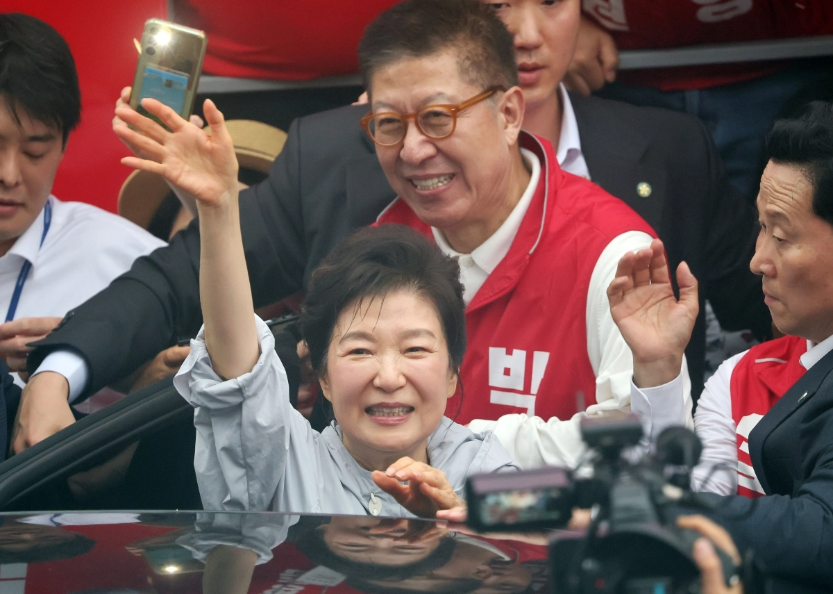 기장시장 떠나는 박근혜