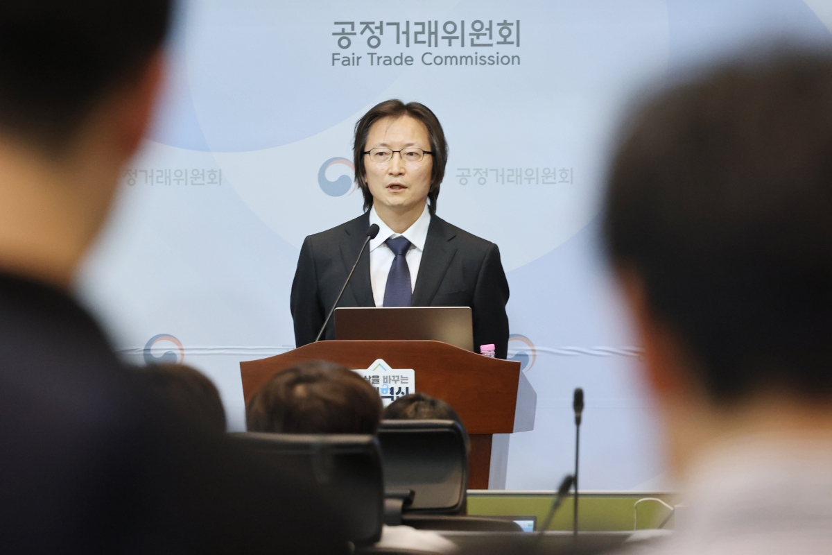 주병기 공정거래위원장이 26일 세종시 정부세종청사에서 열린 ‘국민주권정부 1주년’ 출입기자단 간담회에서 취재진 질문에 답하고 있다. 2026.5.27. 연합뉴스
