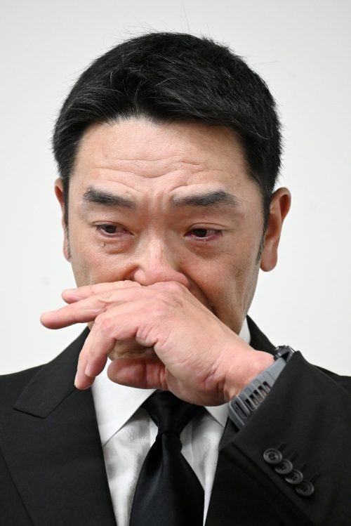 아베 감독 복귀 서명 10만명 넘어…후임은 마쓰이 히데키 거론
