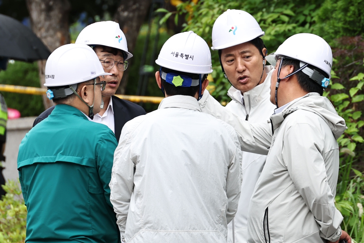 서소문 고가 사고 현장 찾은 오세훈 후보