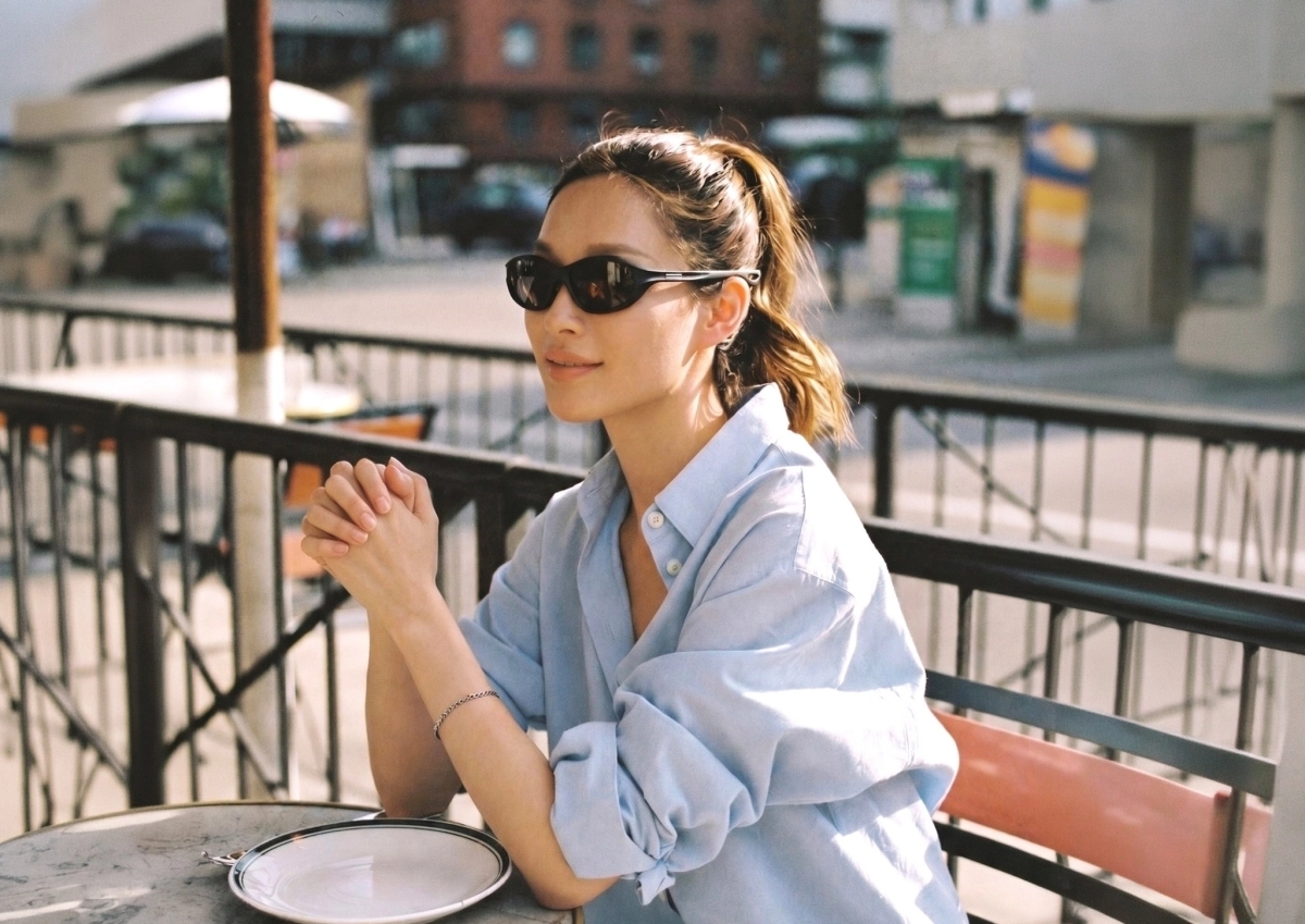 브리즘이 출시한 데일리 아웃도어 스포츠 라인 ‘어반쉐이드(Urban Shade)’ (제미나이로 생성한 가상인물이 포함된 이미지)