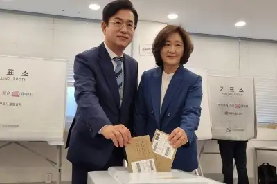 여야 후보 ‘엇갈린’ 투표…민주당 사전투표·국민의힘 본투표