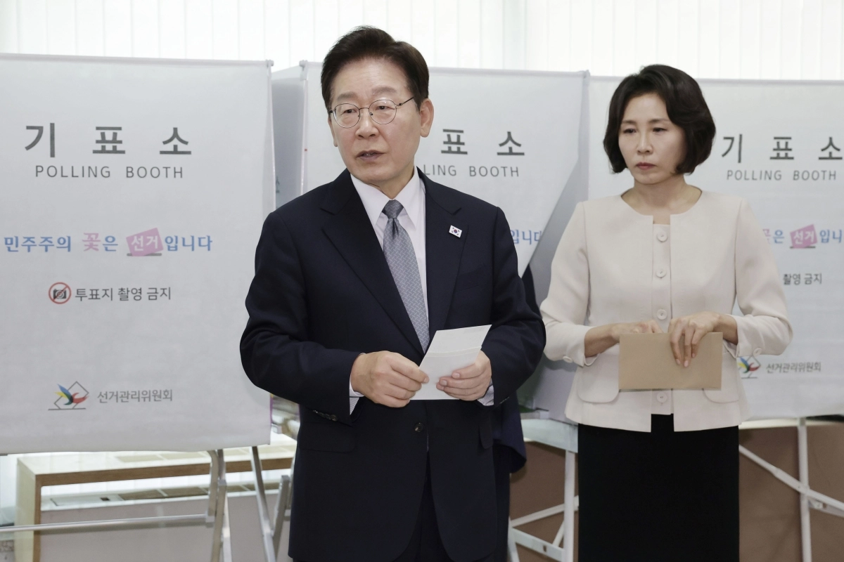 기표 도장 관련 문의하는 이재명 대통령