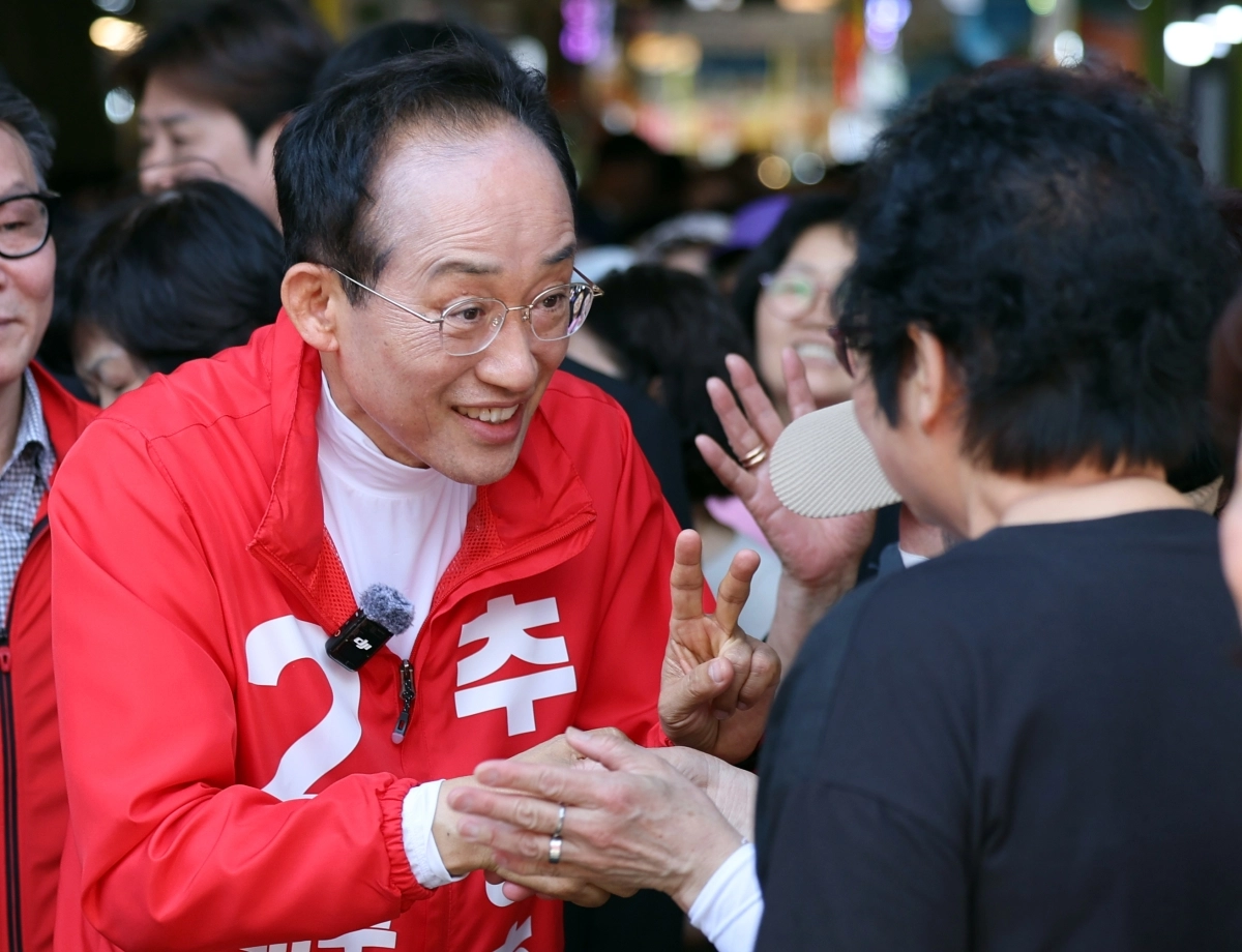 추경호 대구시장 후보, 서남시장 찾아 지지 호소