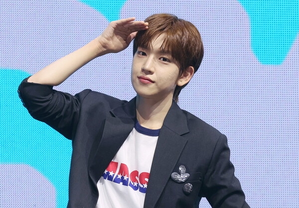 그룹 아이딧(IDID)의 김민재가 15일 서울 광진구 예스24라이브홀에서 열린 첫 번째 미니앨범 ‘아이 디드 잇’(I did it) 발표회에서 포즈를 취하고 있다. 2025.9.15 연합뉴스