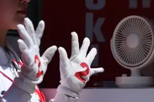 33도 폭염 속 막판 선거유세전…온열 환자 속출 우려