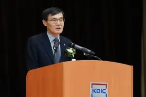 뱅크런 전에 부실 금융사 구조조정…김성식 “신속정리제도 더 못 미뤄”